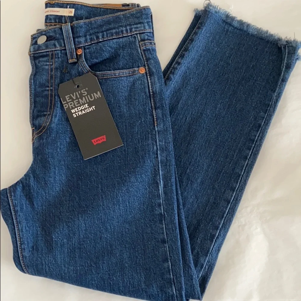 New Levi’s wedgie straight high rise jeans - Picture 6 of 9